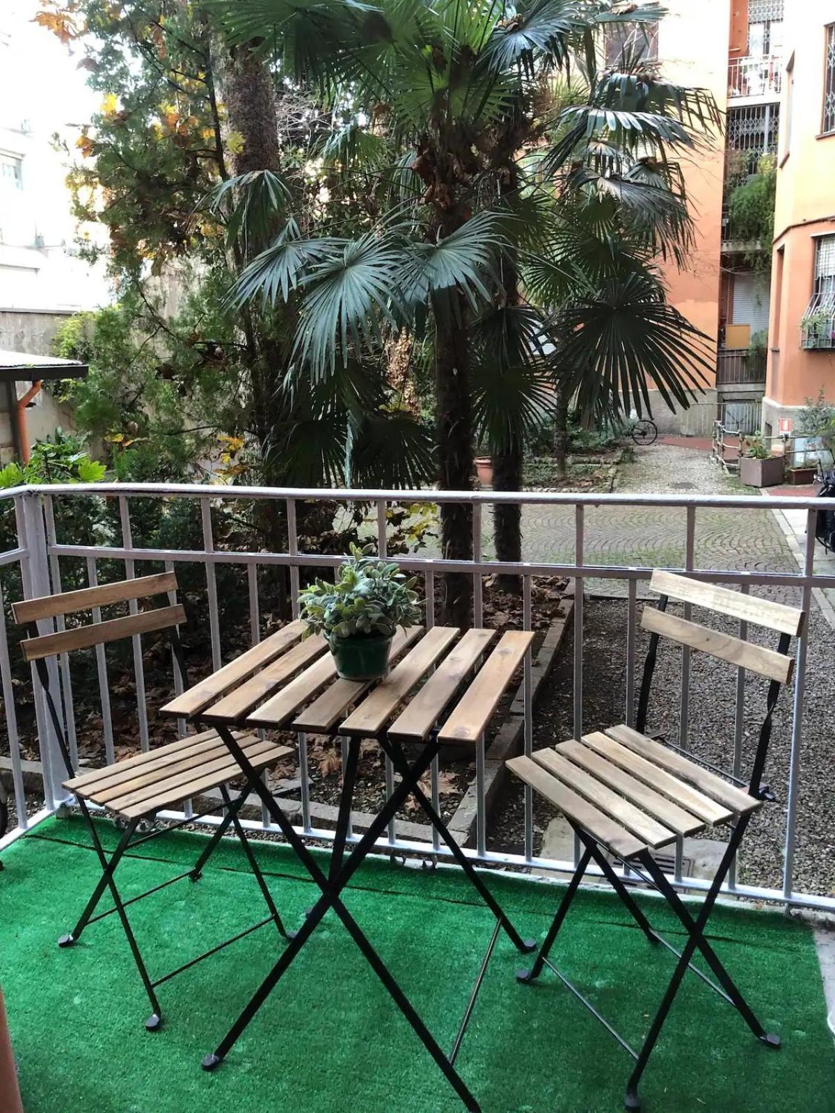 Urbanjungle - Centre With Balcony Milano